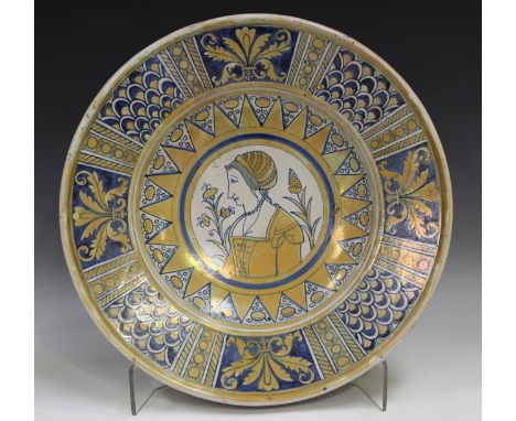 An Italian maiolica 'Bella Donna' Deruta style circular dish, late 19th/early 20th century, painted in gold lustre and blue w