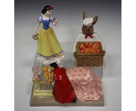A Royal Doulton Disney Showcase collection figure group Sleeping Beauty, Loves First Kiss, SB7, limited edition 1121 of 1500,