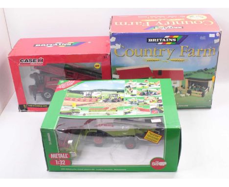 Britains/Siku 1/32 scale group of 2 combine harvesters to include; No.4253 Claas Lexion 600 and No.42884 Case IH 8230 togethe