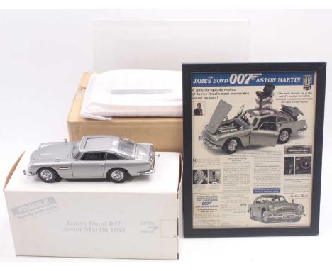 Danbury Mint 1/24 Diecast model of James Bond 007 Aston Martin DB5 In silver, housed in polystyrene packed box, with original
