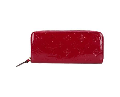 LOUIS VUITTON Portemonnaie "CLEMENCE". Koll. 2016. Vernis Leder Serie in Magenta mit goldfarbener Hardware. Hauptfach mit uml