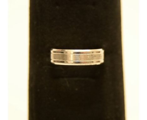 men's platinum band ring 7.2g size:Q/R 