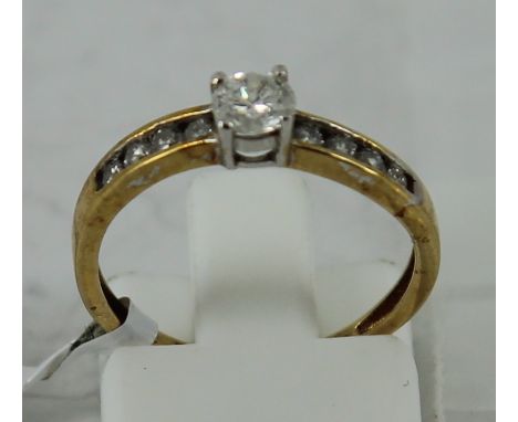 9ct yellow gold ring with diamonds. Total ct weight approx 0.50ct 1g  