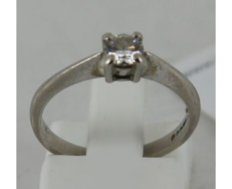 platinum solitaire ring 4g  