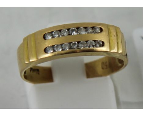 18ct yellow gold ring size: R 5g  