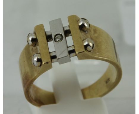 9ct gold mens ring with diamonds 10g size: U  