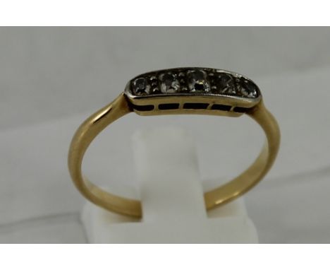 18ct yellow gold ring with 5 diamonds size:O. Total weight:2.6g  