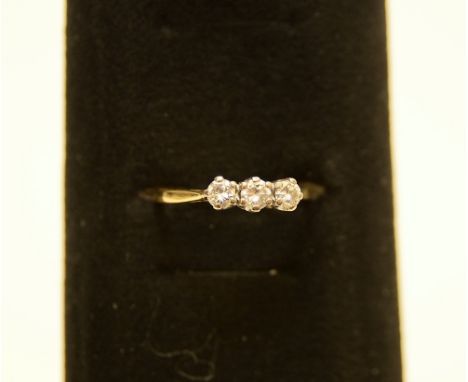 18ct gold 3 stone diamond engagement ring approx 0.15ct each 2.12g size:L/M 