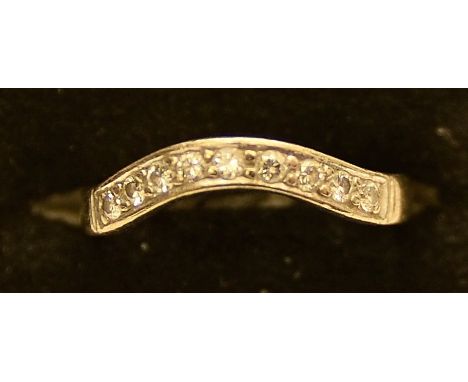 18ct white gold wishbone 9 diamond ring approx 0.03ct each 2.45g size: I 