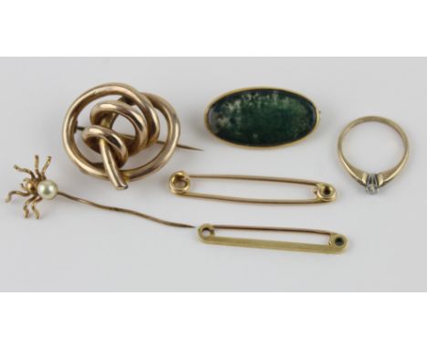 A collection of gold jewellery, to include; A 15ct. gold safety pin, impressed ‘15ct’ (2.5g), another 15ct. gold safety pin, 