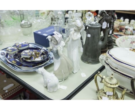LLADRO PORCELAIN MODEL POLAR BEAR AND TWO NAO FIGURES OF YOUNG GIRLS (3)