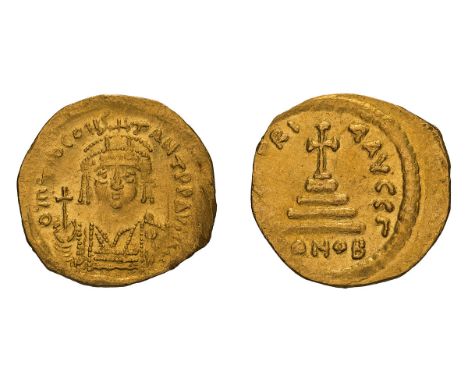 Solidus, 4.42gg (6h). Constantinople, 578-582 AD. Obv: DM Tib CONS - TANT P P AVI Bust facing, in cuirass and crown with cros