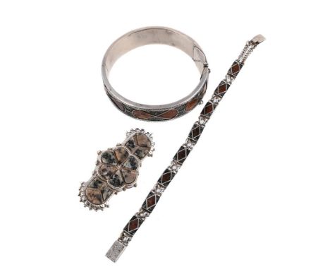 
	
		SCOTTISH INTEREST: A LATE 19TH/EARLY 20TH CENTURY GRANITE BRACELET AND BROOCH 
		To include a red and grey granite brace