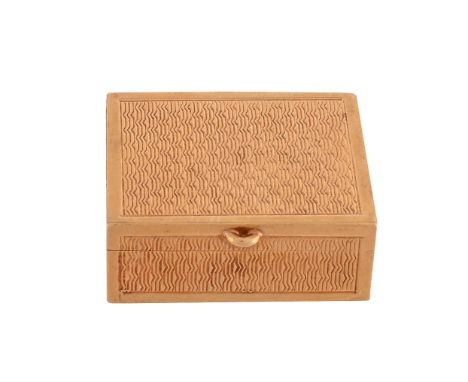 
	
		A SMALL PILL BOX 
		The box with engine turned lid and sides, the interior etched NATALE 1964, the base stamped 18k
		Si