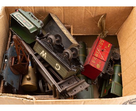 Hornby O gauge railway items, including: GWR 4-4-4 locomotive (lacking funnel), 0-4-0 locomotive, Crawfords Biscuits van, six