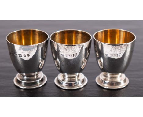 Three silver eggcups maker Garrard and Co. 1969