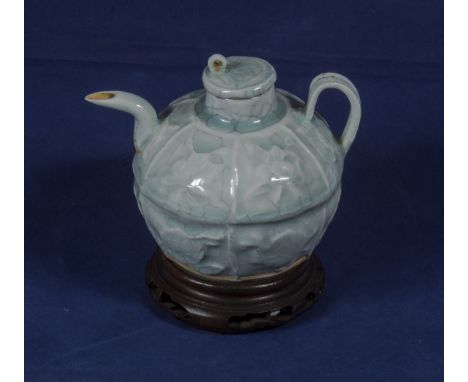 A Chinese Song dynasty wine pot and lid, 8cm tall. Provenance part of Dunlop Estate