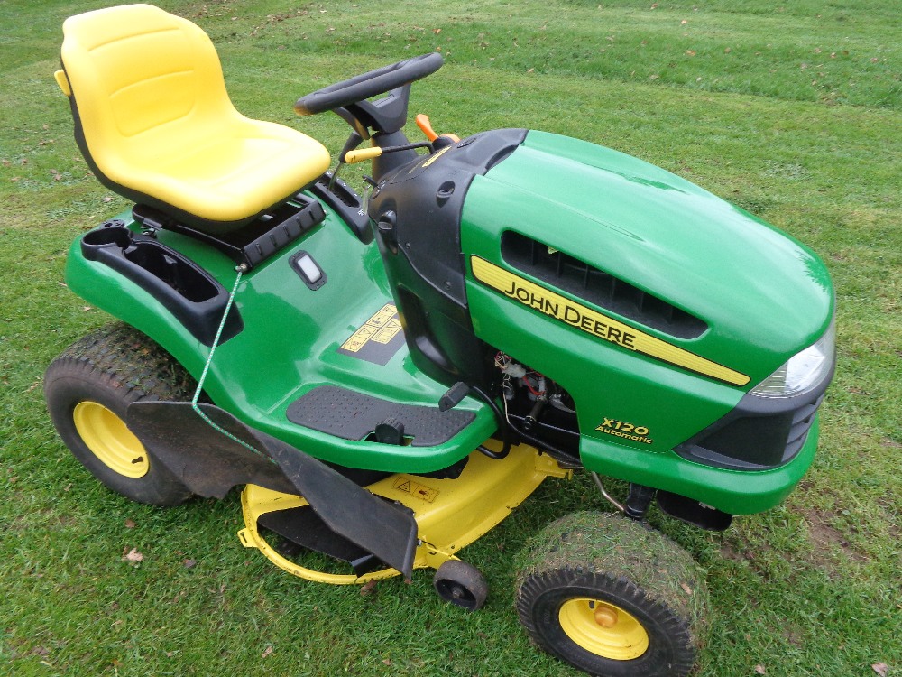 John Deere X120, 42-inch mower deck, 1 owner from new, 215 hours