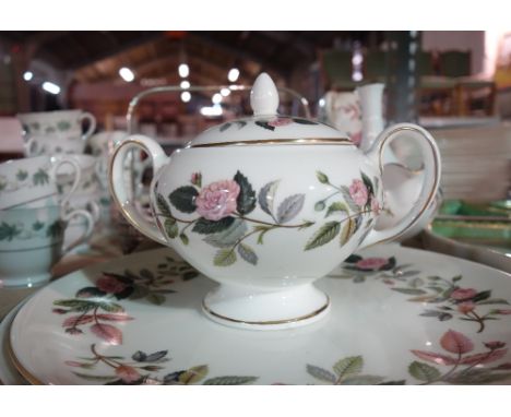 Ceramics, including; a part Wedgwood Rose Hathaway tea service, lacking teapot, a Booths green 7 piece segmented hors d'oeuvr