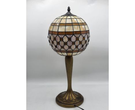 Vintage Tiffany Style Table Lamp. 