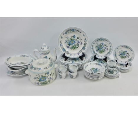 Spode Mulberry pattern dinner service and coffee set, (approx 46)