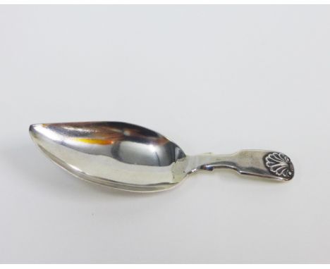 Georgian silver caddy spoon with leaf shaped bowl, makers mark EM, 10cm long 