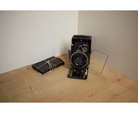 A Zeiss Ikon Trona 214/3 folding plate camera, circa 1929 with Tessar 1:3,5 10.5cm lens