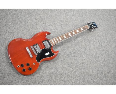 A 2018 Gibson standard heritage in cherry , with fitted Gibson case