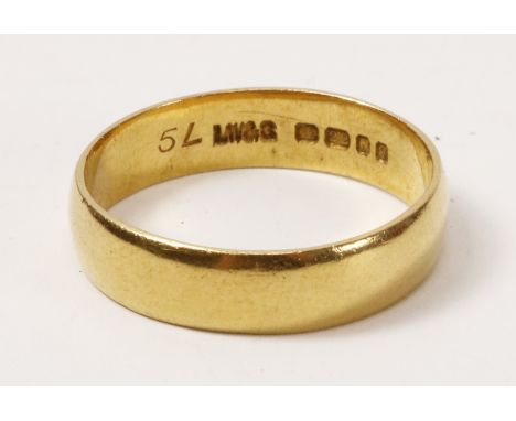 22ct gold wedding band approx 4.5gm   Condition Report   Click here for further images, condition, auction times & delivery c