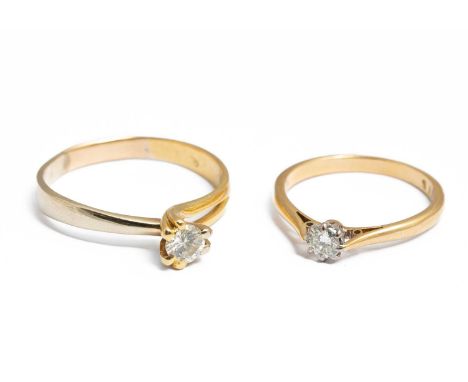 A yellow gold and diamond solitaire ring, claw set round brilliant cut diamond approximately 0.30ct, ring size T, Portuguese 