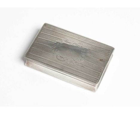 An Edwardian silver snuff box, John Rose, Birmingham 1906, engraved decoration to lid, approximately 66g