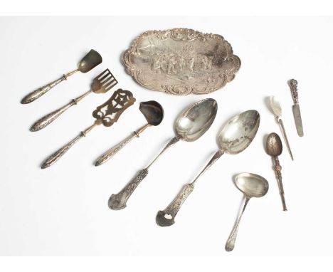 Four Continental .800 standard silver handled servers, a pair of American silver serving spoons, Hennegen, Bates &amp; Co., w