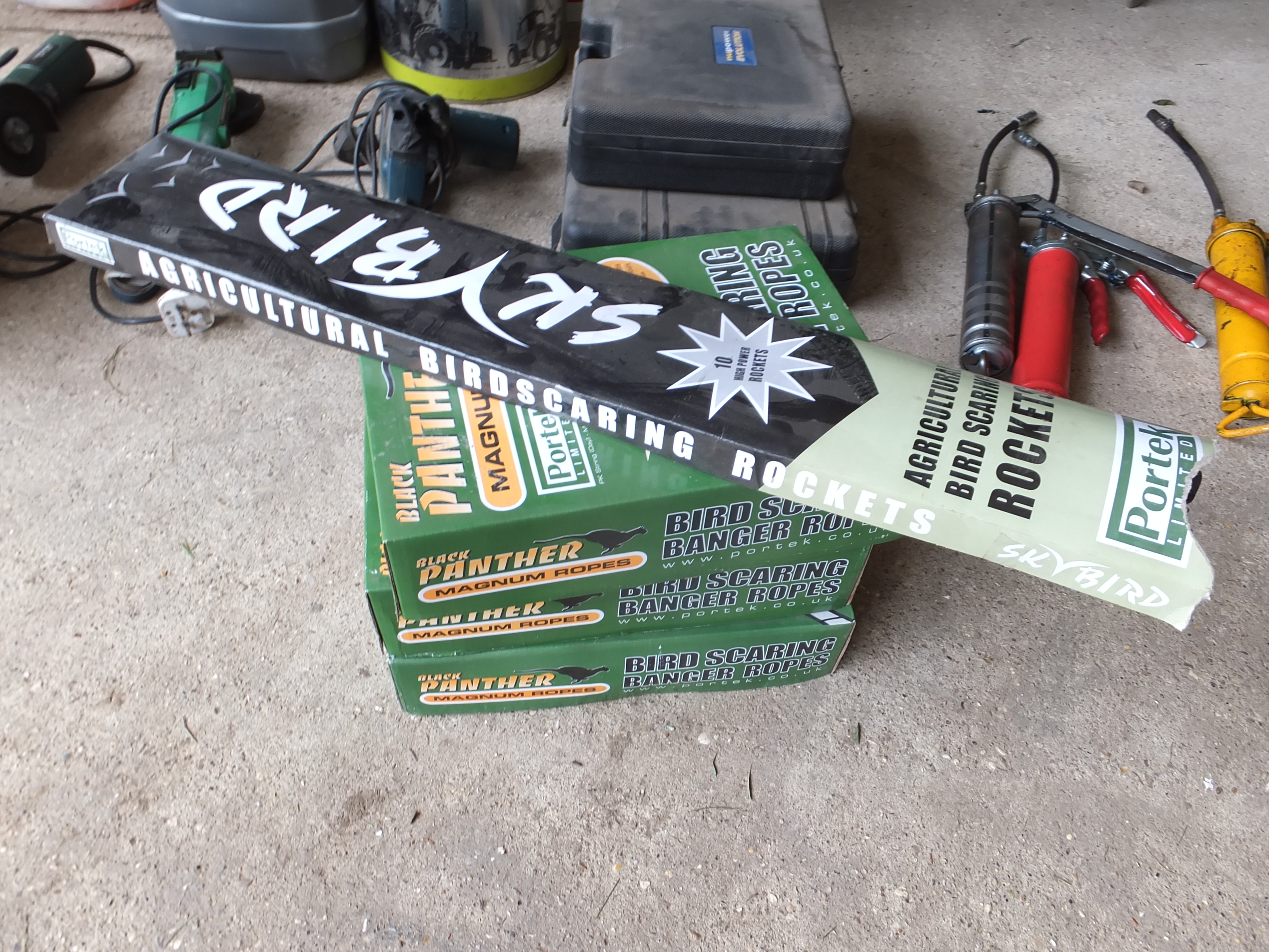 3no. boxes Black Panther bird scaring banger ropes t/w Portek Sky Bird ...