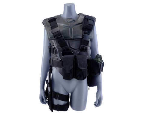 STARSHIP TROOPERS - Female Mobile Infantry Body ArmorFemale Mobile Infantry body armor from Paul Verhoeven's sci-fi satire St