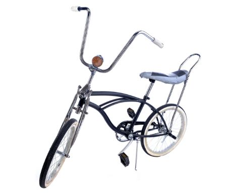 STRANGER THINGS (TV SERIES 2016-PRESENT) - Mike Wheeler's (Finn Wolfhard) Bike ReplicaA promotional replica of Mike Wheeler's