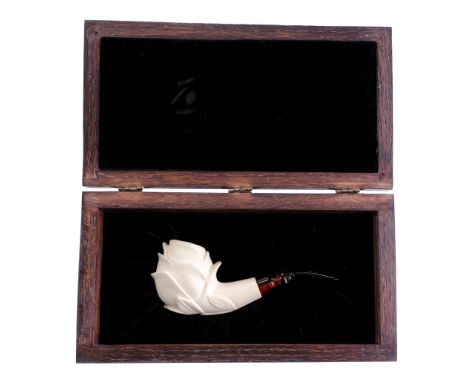 LEGEND OF ZORRO, THE - Elena's (Catherine Zeta-Jones) Pipe and Wooden BoxElena's (Catherine Zeta-Jones) pipe from Martin Camp