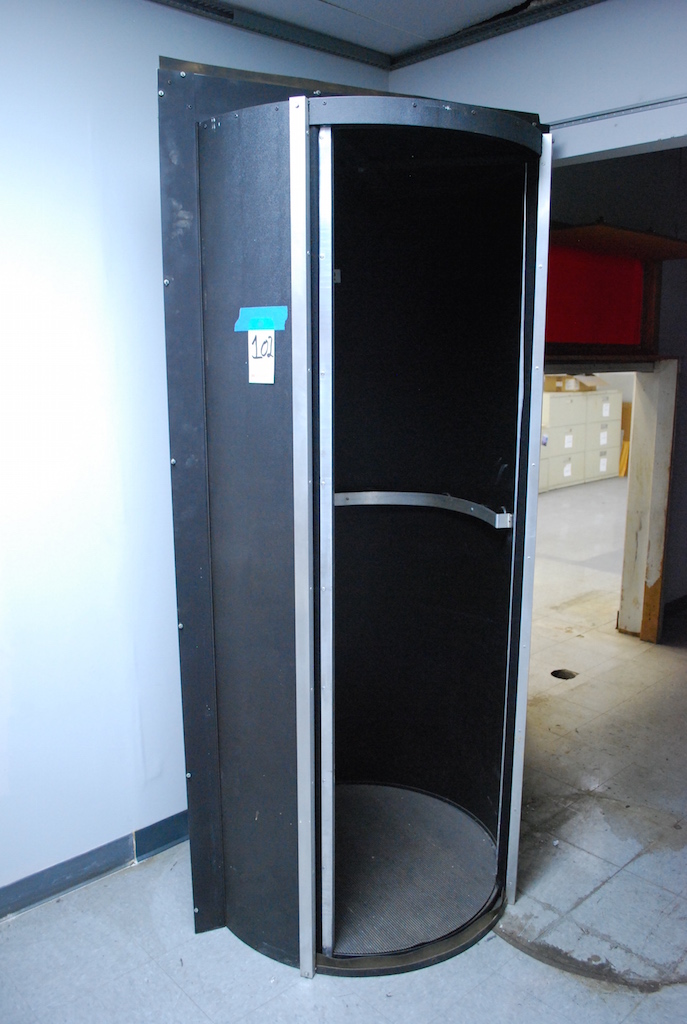 VWR REVOLVING DARKROOM DOOR