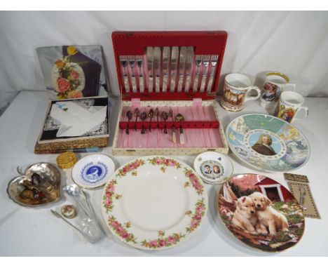 A mixed lot to include cased cutlery, a selection of ceramics comprising Royal Doulton, Wedgwood and similar lot also include