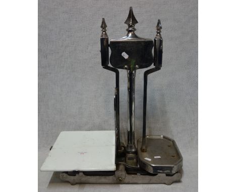 A SET OF VINTAGE SHOP SCALES, with chrome plate and a white glass slab, 25cm high