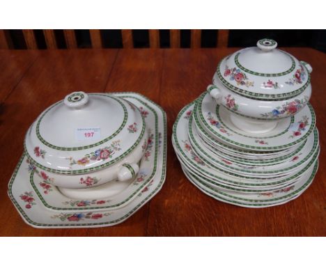 AN EDWARDIAN COPELAND SPODE DINNER SERVICE, in the "Spode's Glory" design