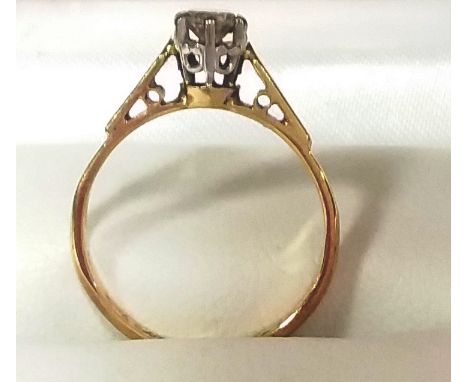 18 CT Gold Solitaire Ring