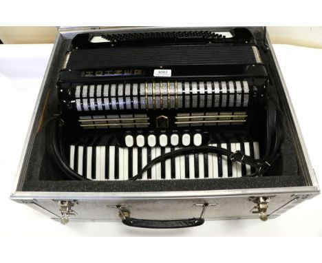 Hohner Verdi III Accordion 120 bass buttons, 41 piano keys, five couplers and three bass couplers, in flight case