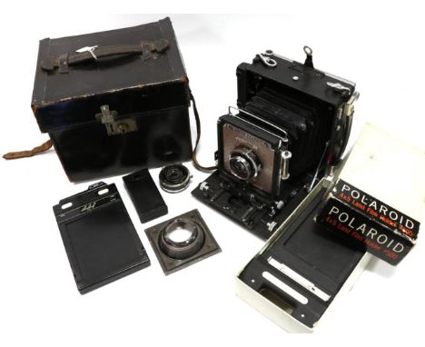 Colwood Camera Co. (1953) Graflex Speed Graphic 4x5 Plate Camera with Schneider Kreuznach Xenar f4.7 135mm lens (cased) toget