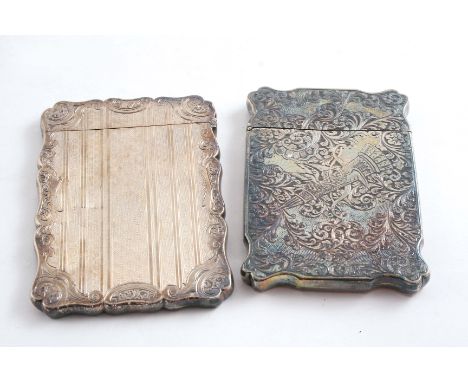 AN EARLY VICTORIAN ENGRAVED CARD CASE of shaped oblong outline with a quiver of arrows & lovebirds on the front flanked by fo