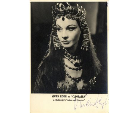 LEIGH VIVIEN: (1913-1967) English Actress, Academy Award winner. Vintage signed 4.5 x 6.5 photograph of Leigh in a head and s