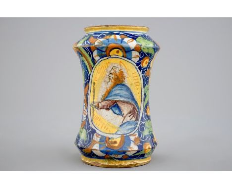 An Italian maiolica albarello, Venice, 16th C. -  H: 17,5 - Dia.: 11,5 cm - Condition reports and high resolution pictures ar