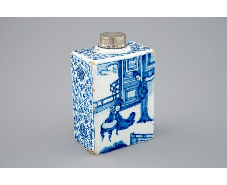 A fine blue and white Dutch Delft chinoiserie tea caddy, Kangxi style, ca. 1700 -  H.: 11,5 cm - Condition reports and high r