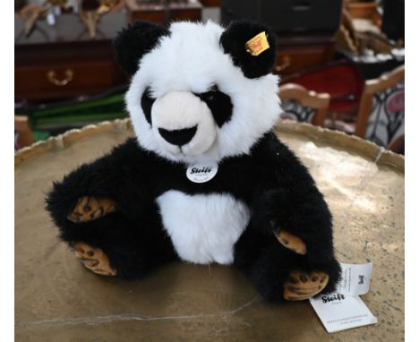 A Steiff panda, 25 cm high (seated) 