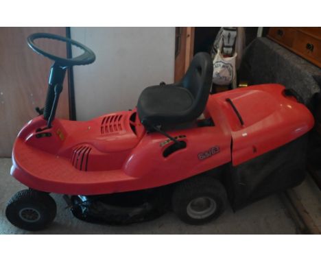 A used Castel 6,5/63 ride-on tractor mower, Briggs &amp; Stratton petrol engine c/w detachable grass box, as found and untest