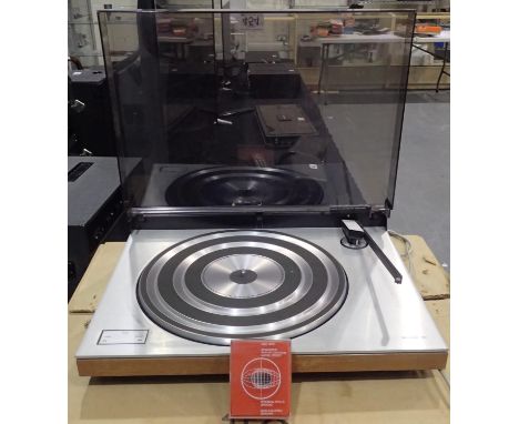 Bang & Olufsen Beogram 1100 turntable, boxed with a boxed MMC 3000 stylus. P&P Group 3 (£25+VAT for the first lot and £5+VAT 